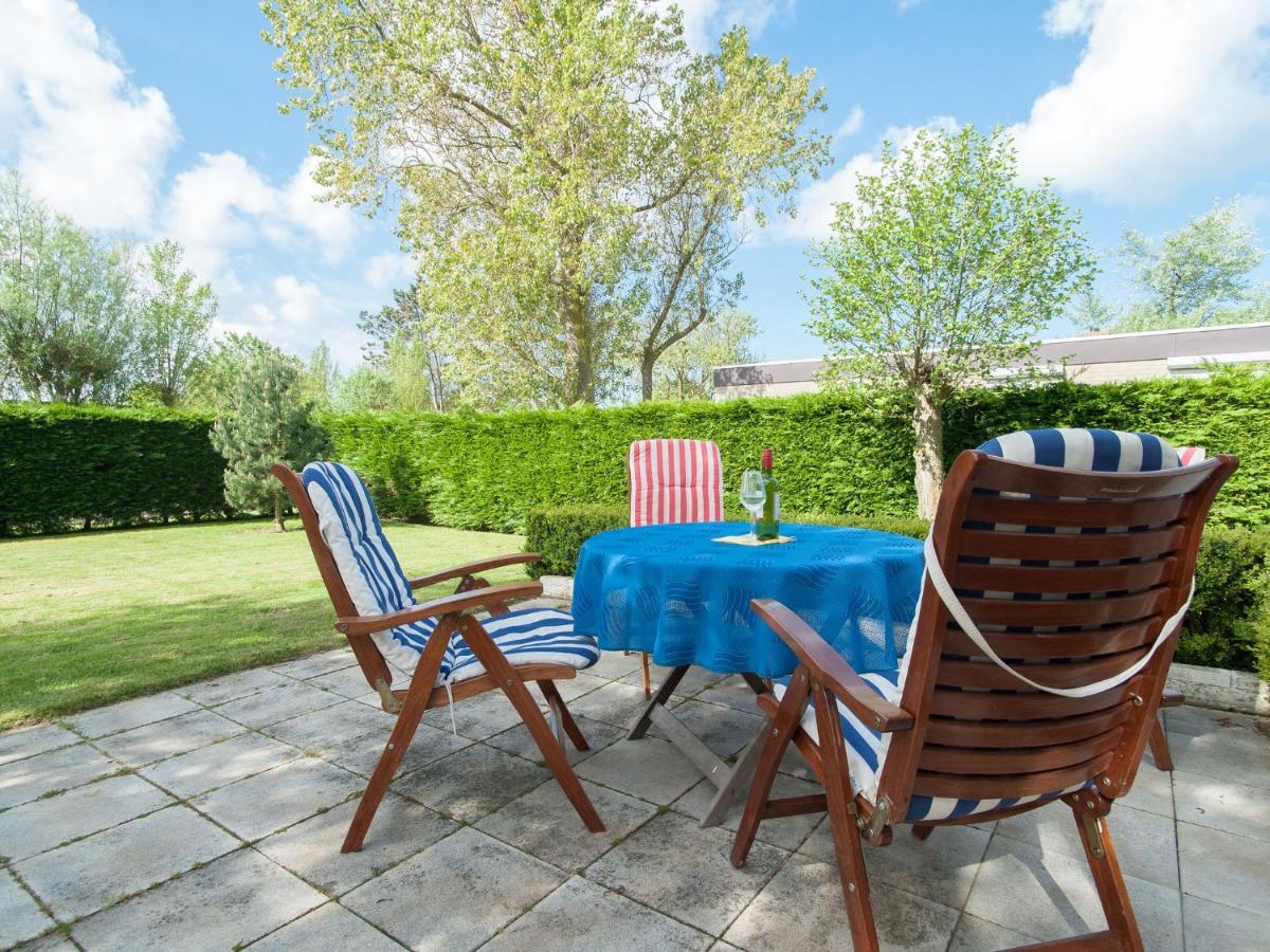 Cozy Holiday Home In Julianadorp With Garden Exteriör bild