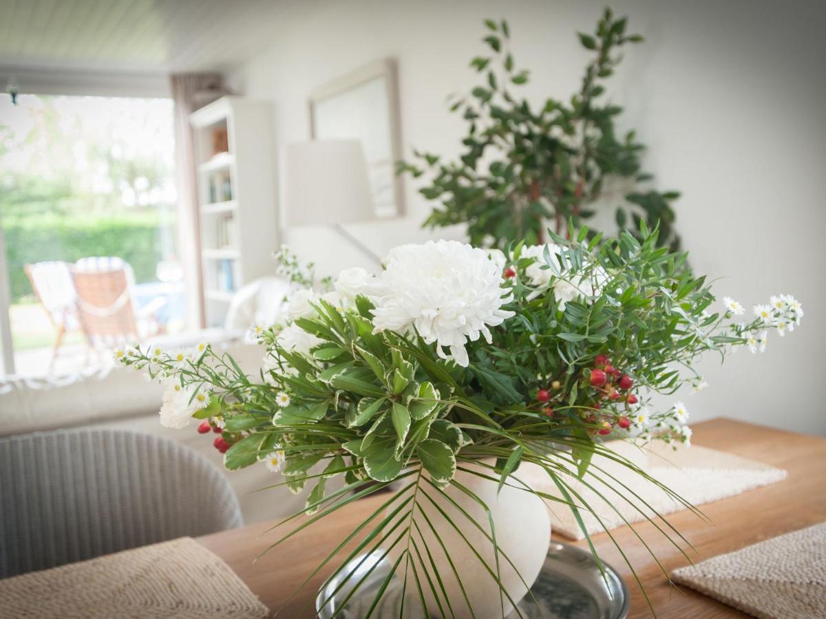 Cozy Holiday Home In Julianadorp With Garden Exteriör bild